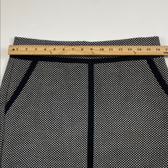 LOFT Black White Tweed Pencil Skirt Contrast Trim Classic Womens Sz 6 - Picture 3 of 7
